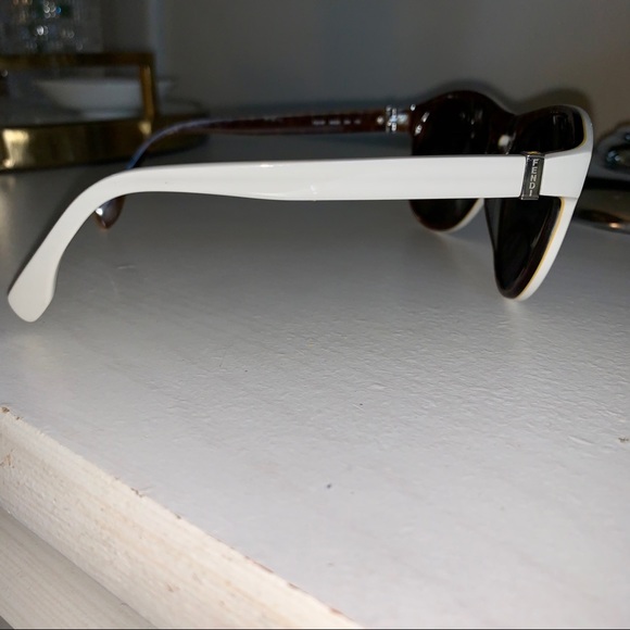 Fendi Aviator Style Sunglasses - Picture 15 of 16